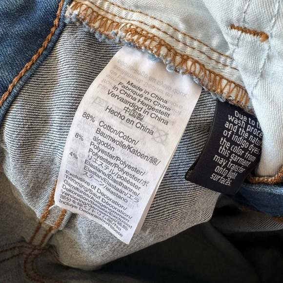 Madewell Cali Demi-Boot Jeans in Bronson Wash: Button-Front Edition - Picture 9 of 10